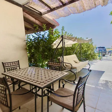 Deliziosa Mare Indipendente Villa